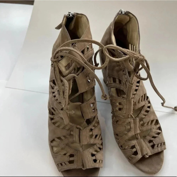 Dolce Vita Shandy Lace Uo Wedge Peep Toe Booties Taupe Nubuck - Picture 10 of 11